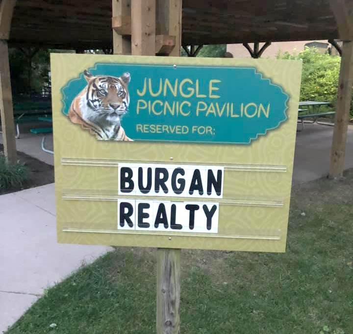 sign at zoo